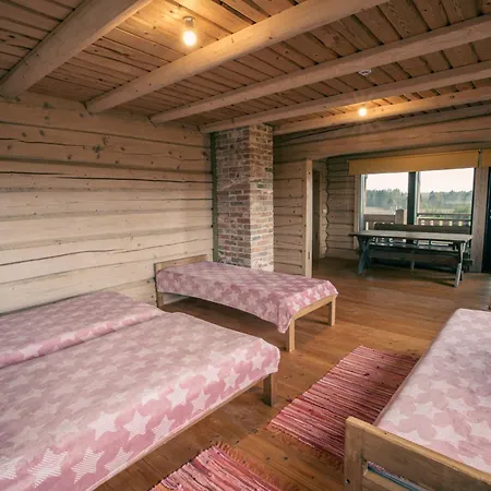 Chalet Kotkapesa Jeedaskuela